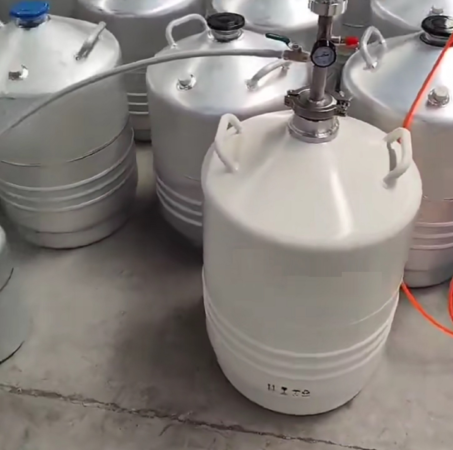 不锈钢杜瓦瓶（中西器材） 型号:BJMHFD-3L库号：M411597