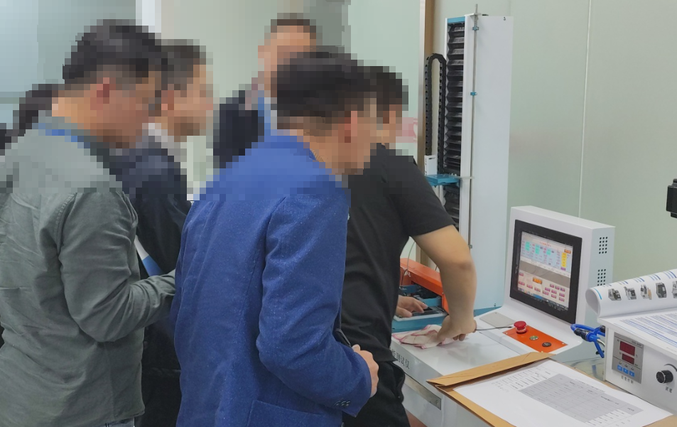 深圳某某有限公司赴上海理濤參觀考察設備非血管內導管導絲滑動性能測試儀